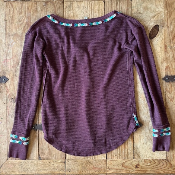 WE THE FREE RAINBOW EMBROIDERED THERMAL - Picture 2 of 4